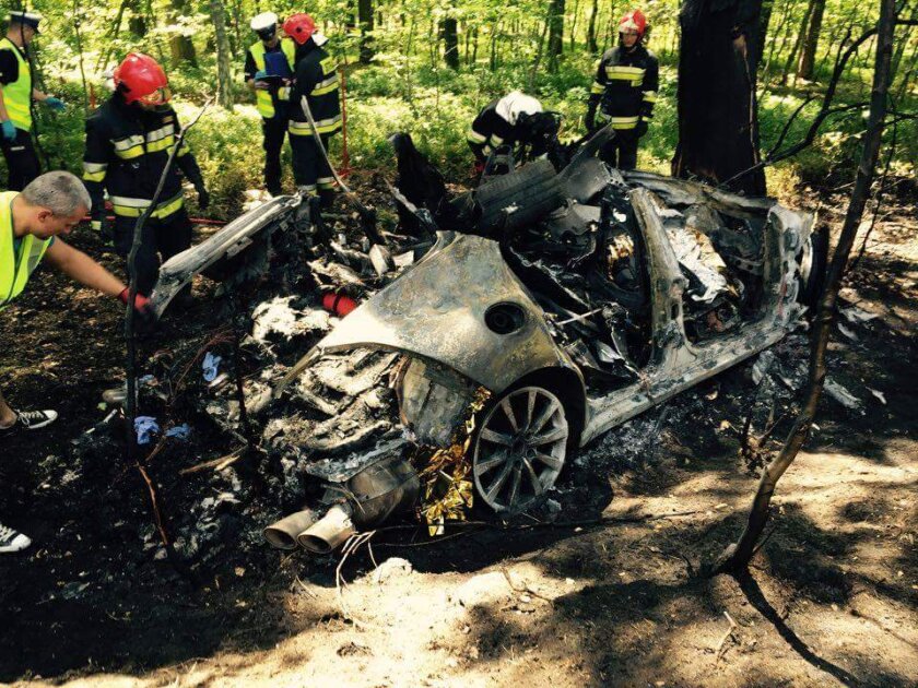 Porsche stanęło w płomieniach, zginęły dwie osoby Polska